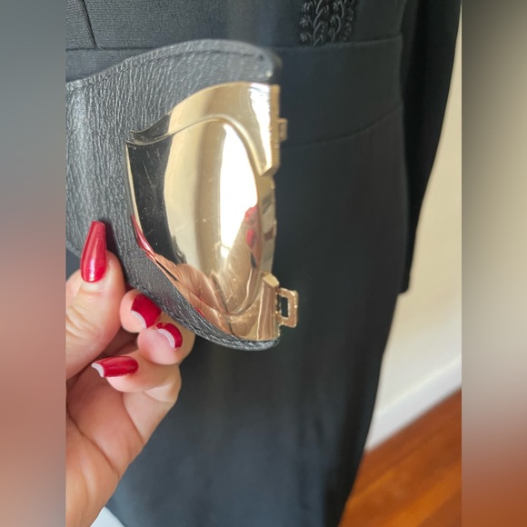 Venus Black turtleneck w/sheer V front, embroider trim, w/removable belt, size M - Picture 7 of 8